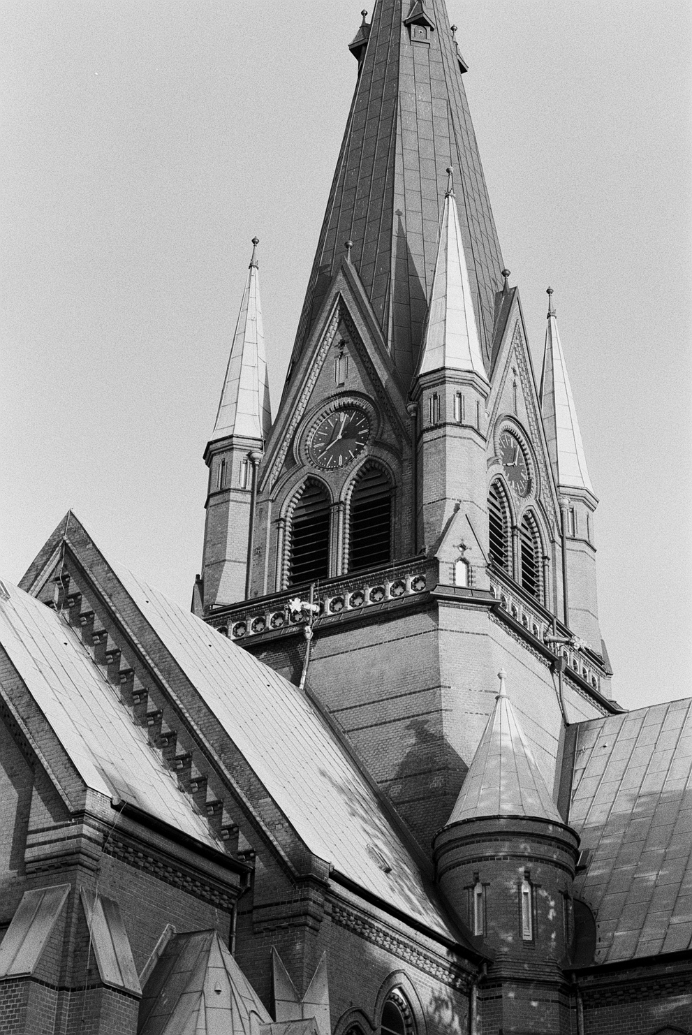 Kreuzkirche in Hamburg-Ottensen. Shot in Ilford Delta 400